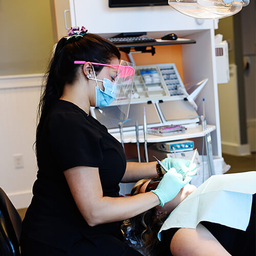 Image of your dentist in CITY using modern technology 