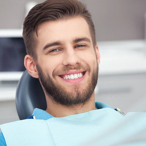 Image of your dentist in CITY using modern technology 